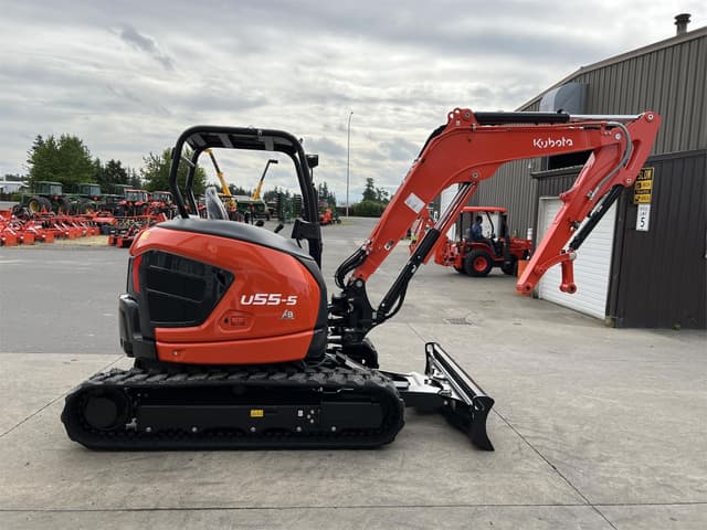Image of Kubota U55-5R1A equipment image 4