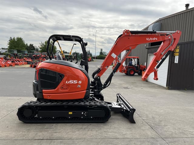 Image of Kubota U55-5R1A equipment image 4
