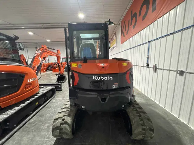 Image of Kubota U55-5R3A equipment image 3
