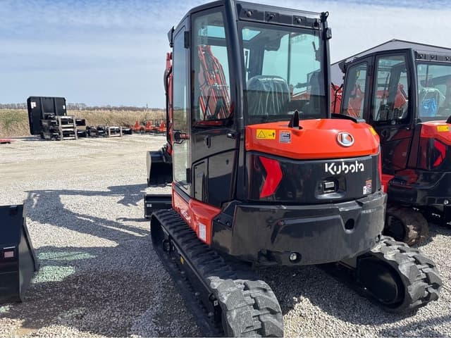 Image of Kubota U55-5 equipment image 2