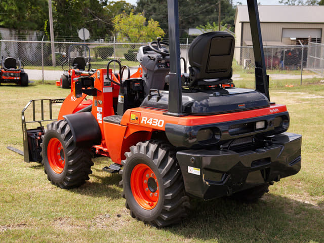 Image of Kubota R430 equipment image 3