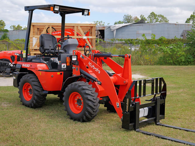 Image of Kubota R430 equipment image 1
