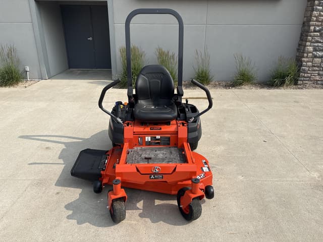 Image of Kubota Z232 equipment image 4