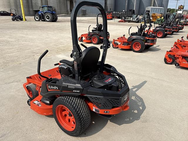 Image of Kubota Z242 equipment image 2