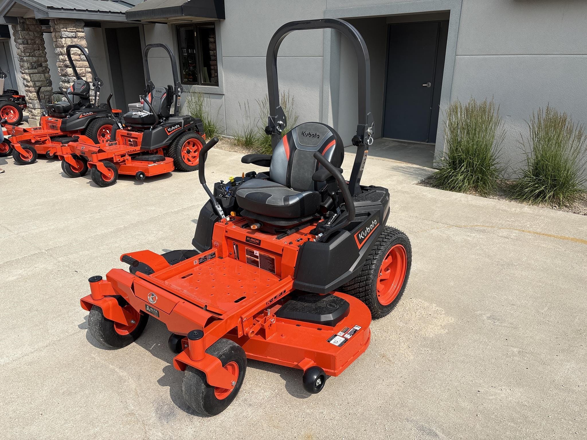 2025 Kubota Z252 Equipment Image0