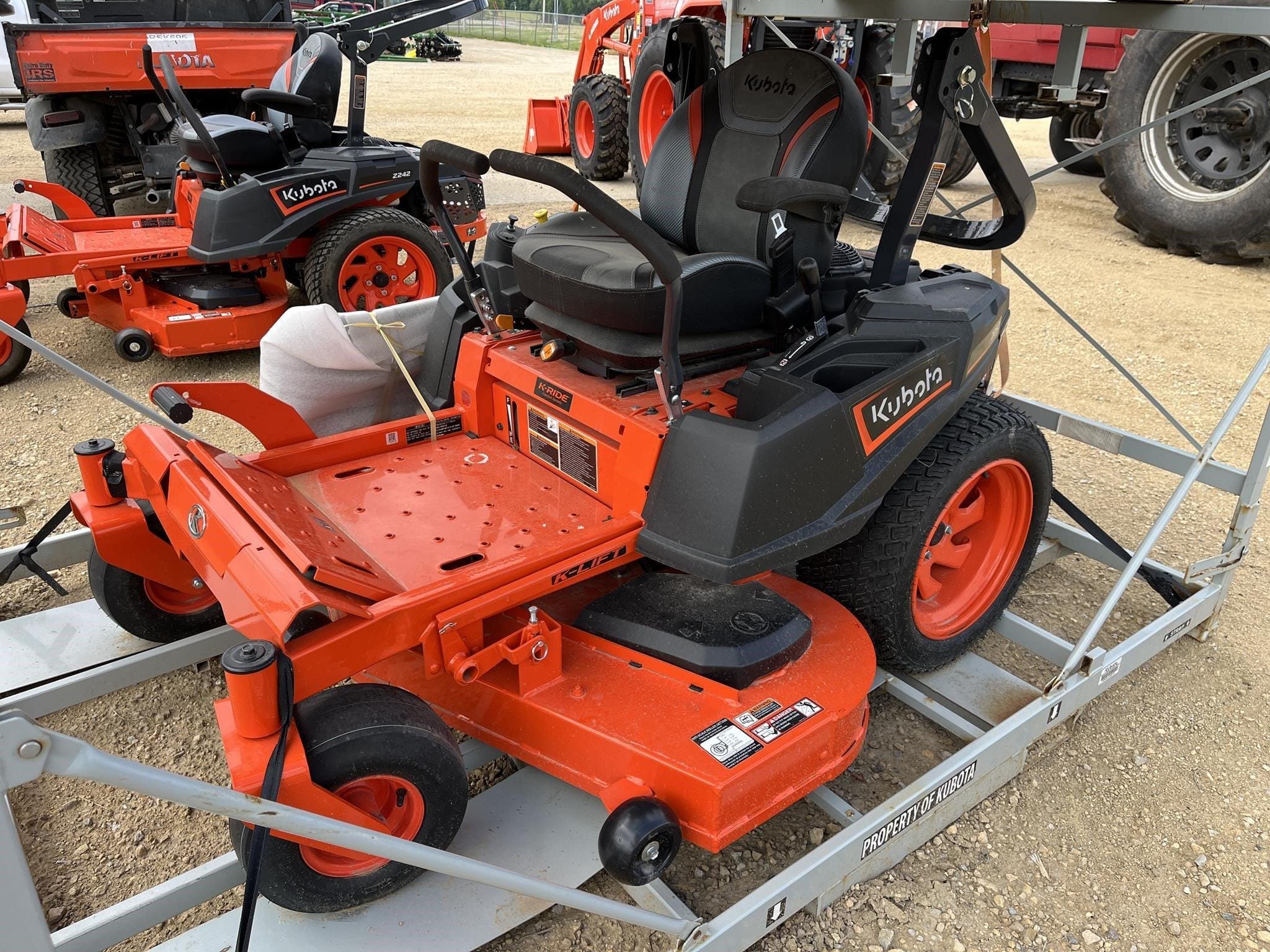 Main image Kubota Z252