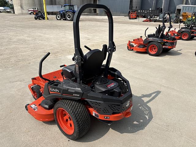 Image of Kubota Z252 equipment image 2