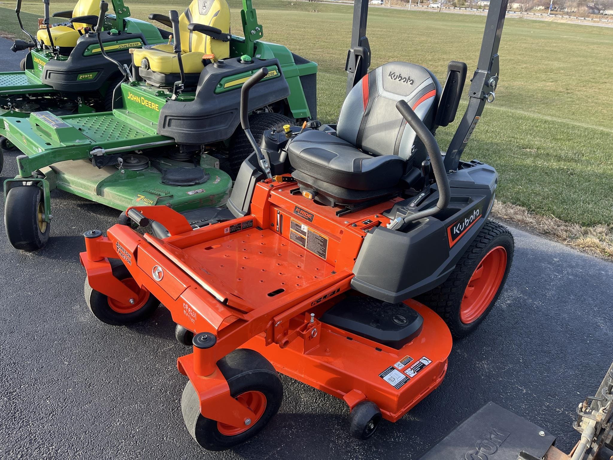 2025 Kubota Z252 Equipment Image0