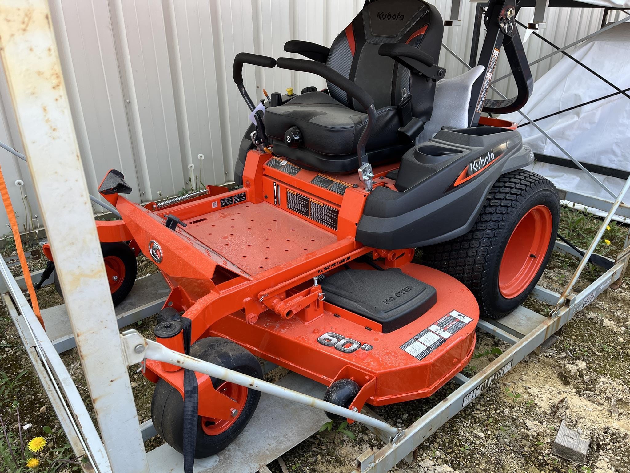 2025 Kubota Z422KWTNC-60 Equipment Image0