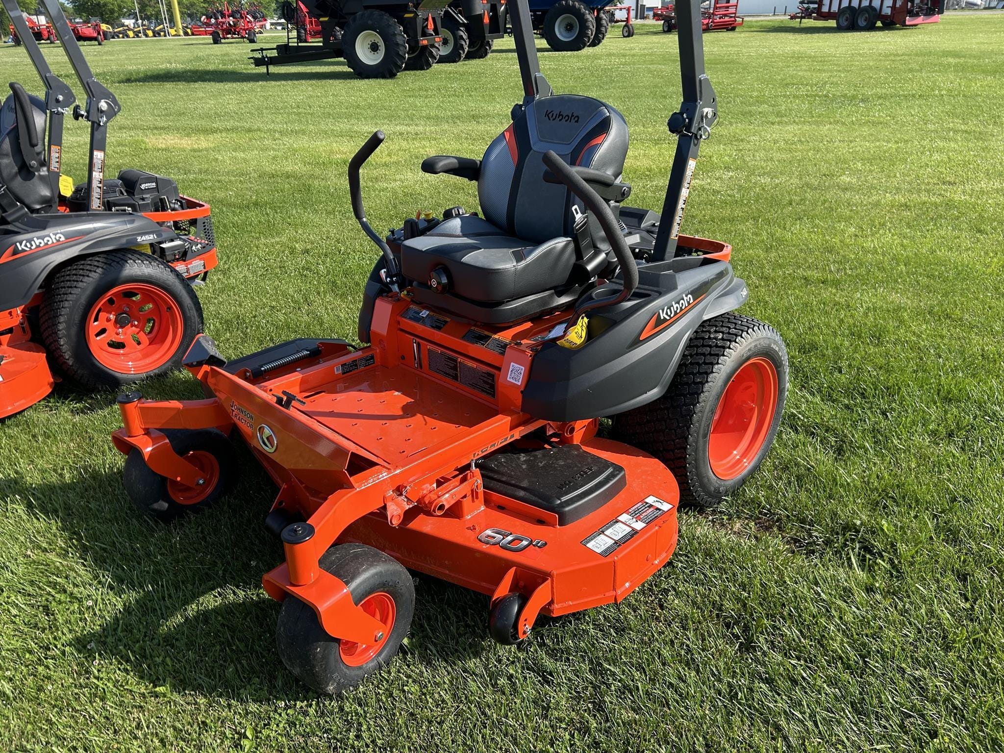 2025 Kubota Z422KWTNC-60 Equipment Image0