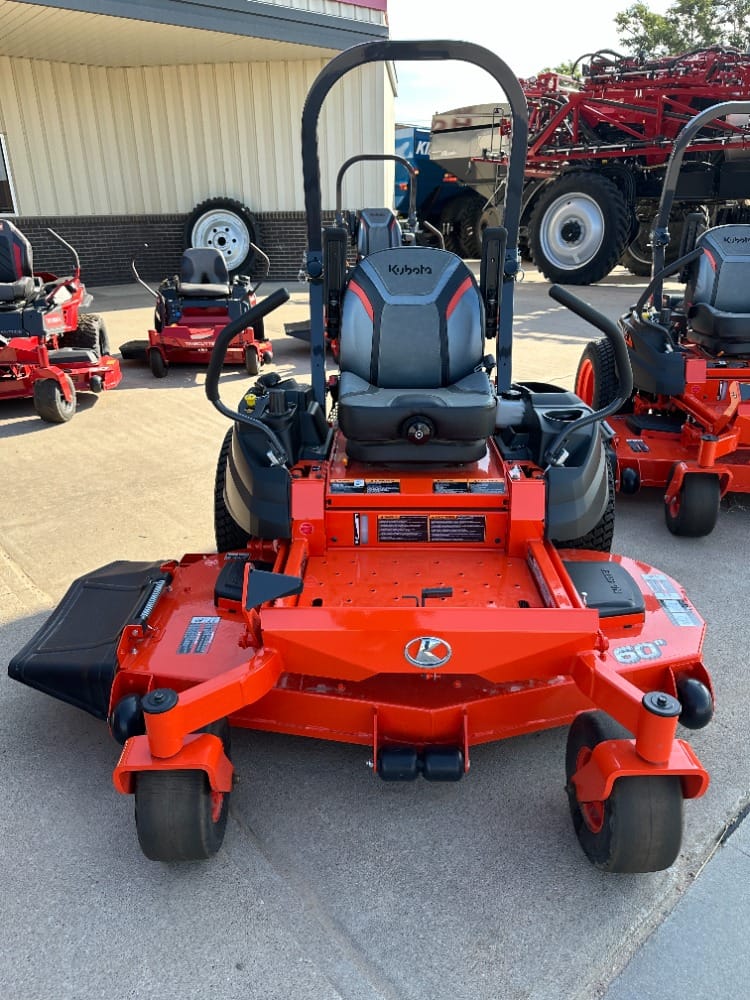 2025 Kubota Z422 Equipment Image0