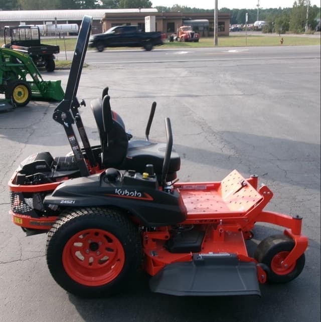 Image of Kubota Z452KWTi-60 equipment image 2