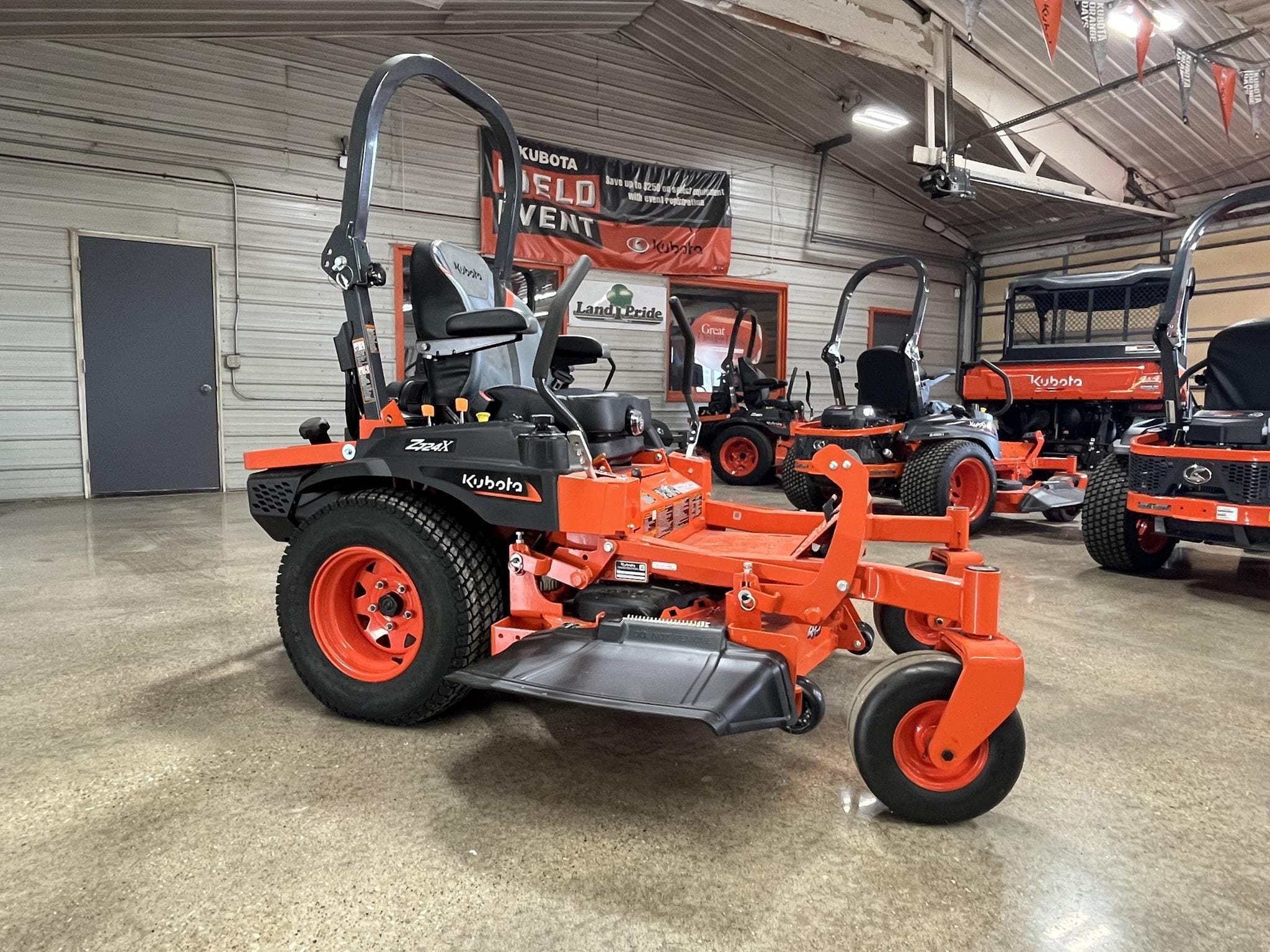 2025 Kubota Z724X Equipment Image0
