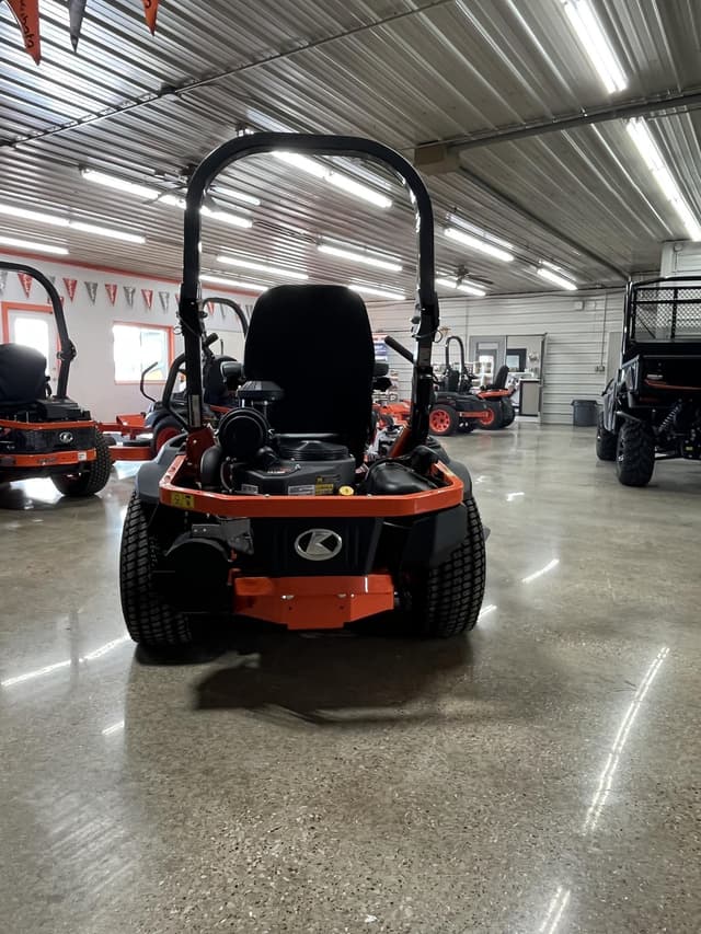 Image of Kubota Z724X equipment image 3