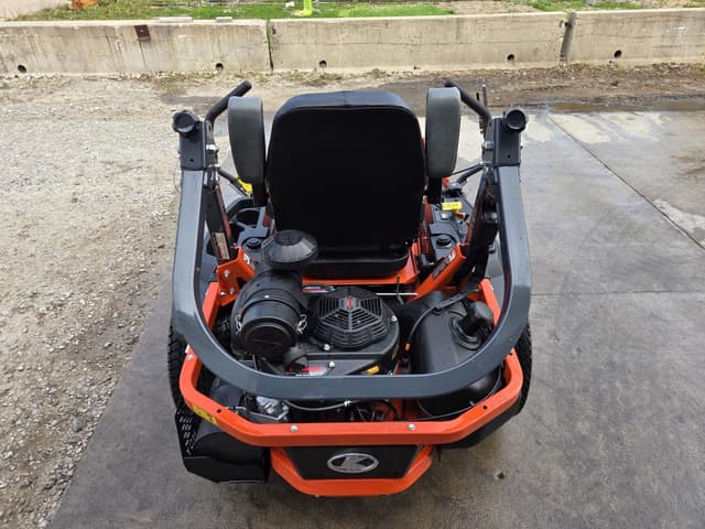 Image of Kubota Z724X equipment image 3