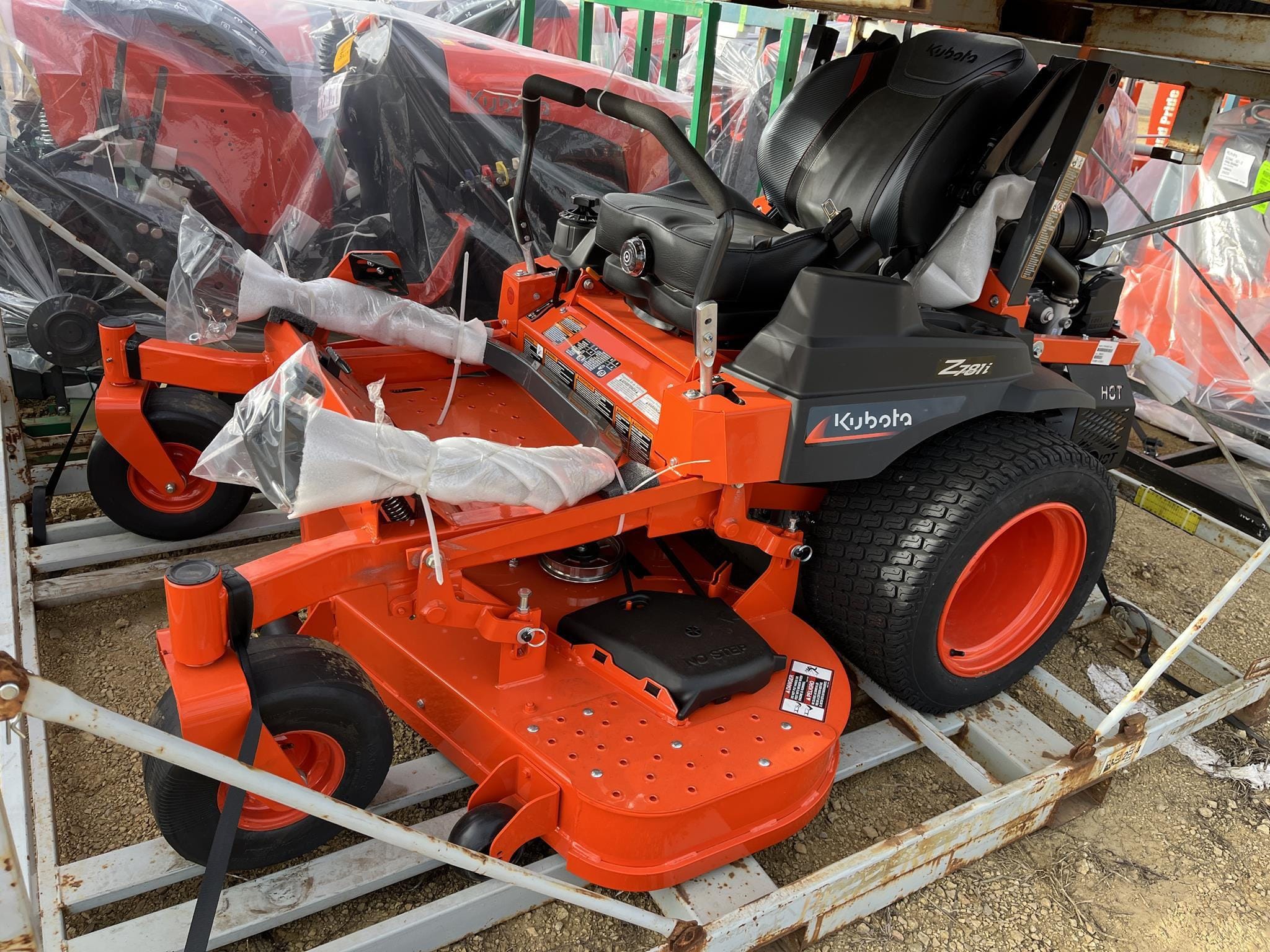 2025 Kubota Z781KWTI-60 Equipment Image0