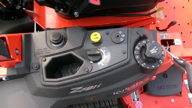 Image of Kubota Z781i equipment image 4