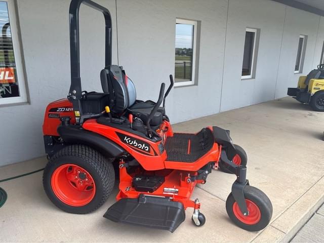 Image of Kubota ZD1211 equipment image 1