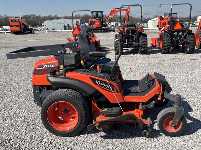 Image of Kubota ZD1211 equipment image 1