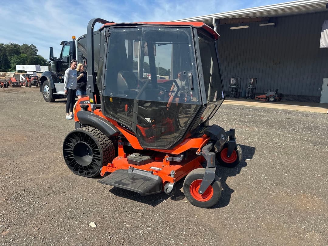 Image of Kubota ZD1211 Primary image