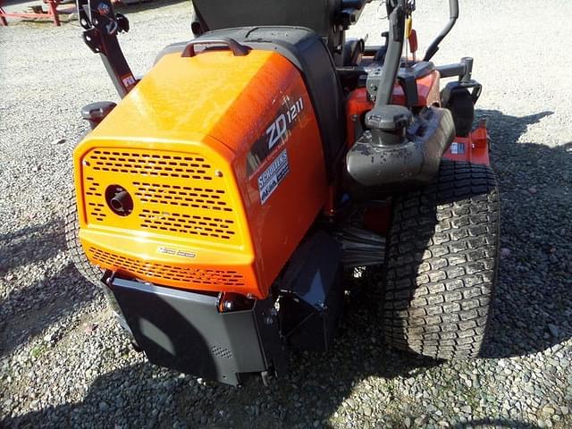 Image of Kubota ZD1211 equipment image 2