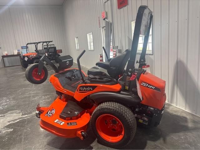 Image of Kubota ZD1211L equipment image 2