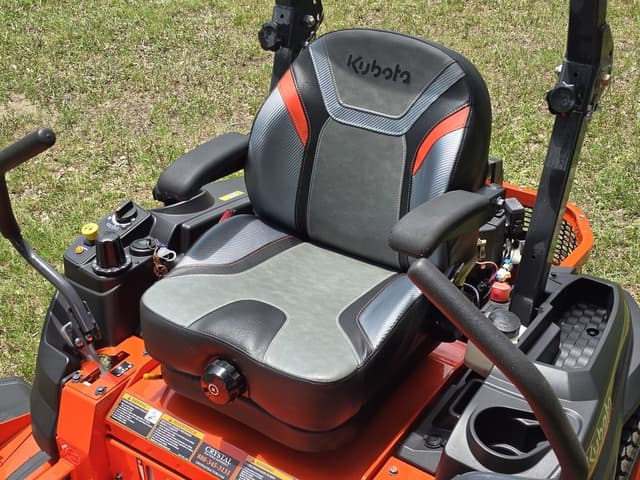 Image of Kubota Z452KWi-54 equipment image 4