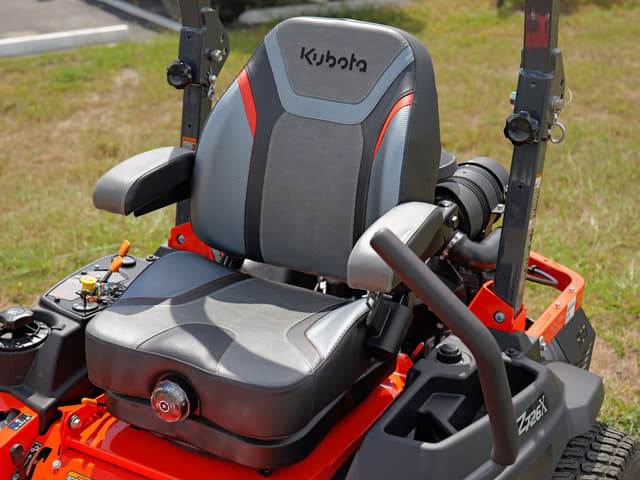 Image of Kubota Z726XKWNC-60 equipment image 4