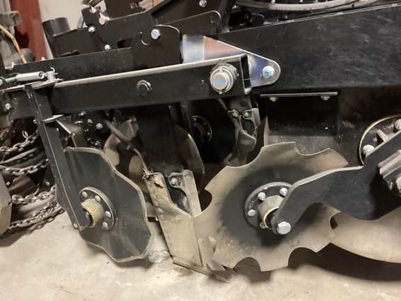 Image of Kuhn Krause Gladiator 1210M-830R equipment image 1