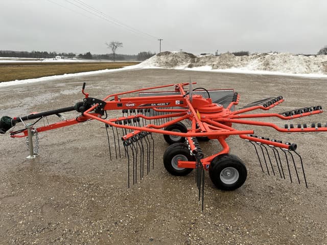 Image of Kuhn GA 4230T equipment image 1
