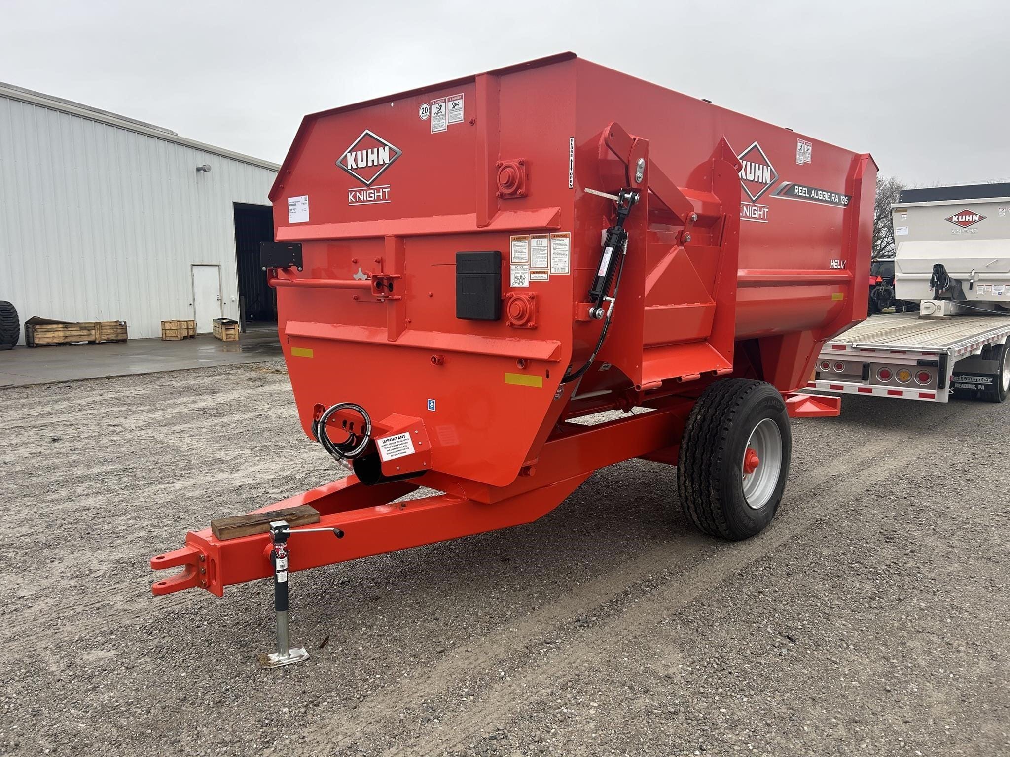 2025 Kuhn Knight RA136 Equipment Image0
