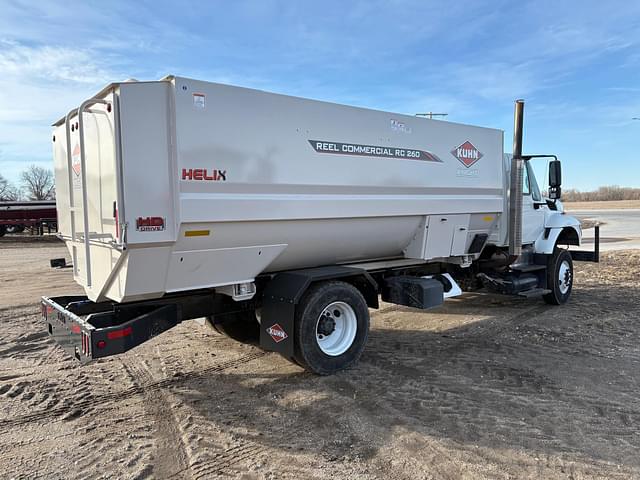 Image of International 7600 equipment image 3