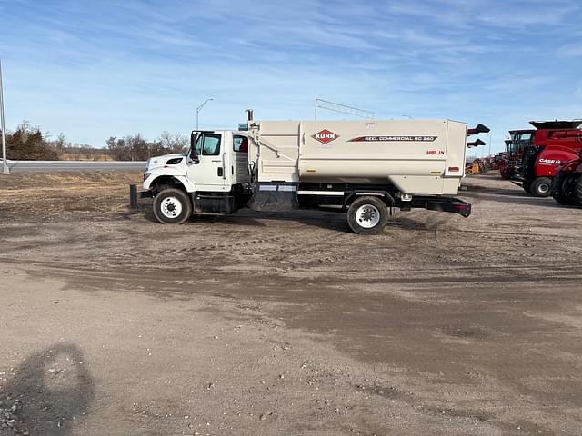 Image of International 7600 equipment image 4