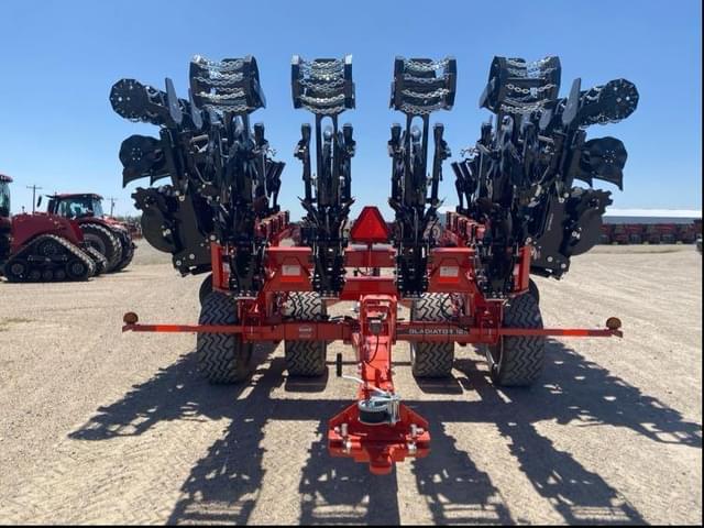 Image of Kuhn Krause Gladiator 1210 equipment image 3