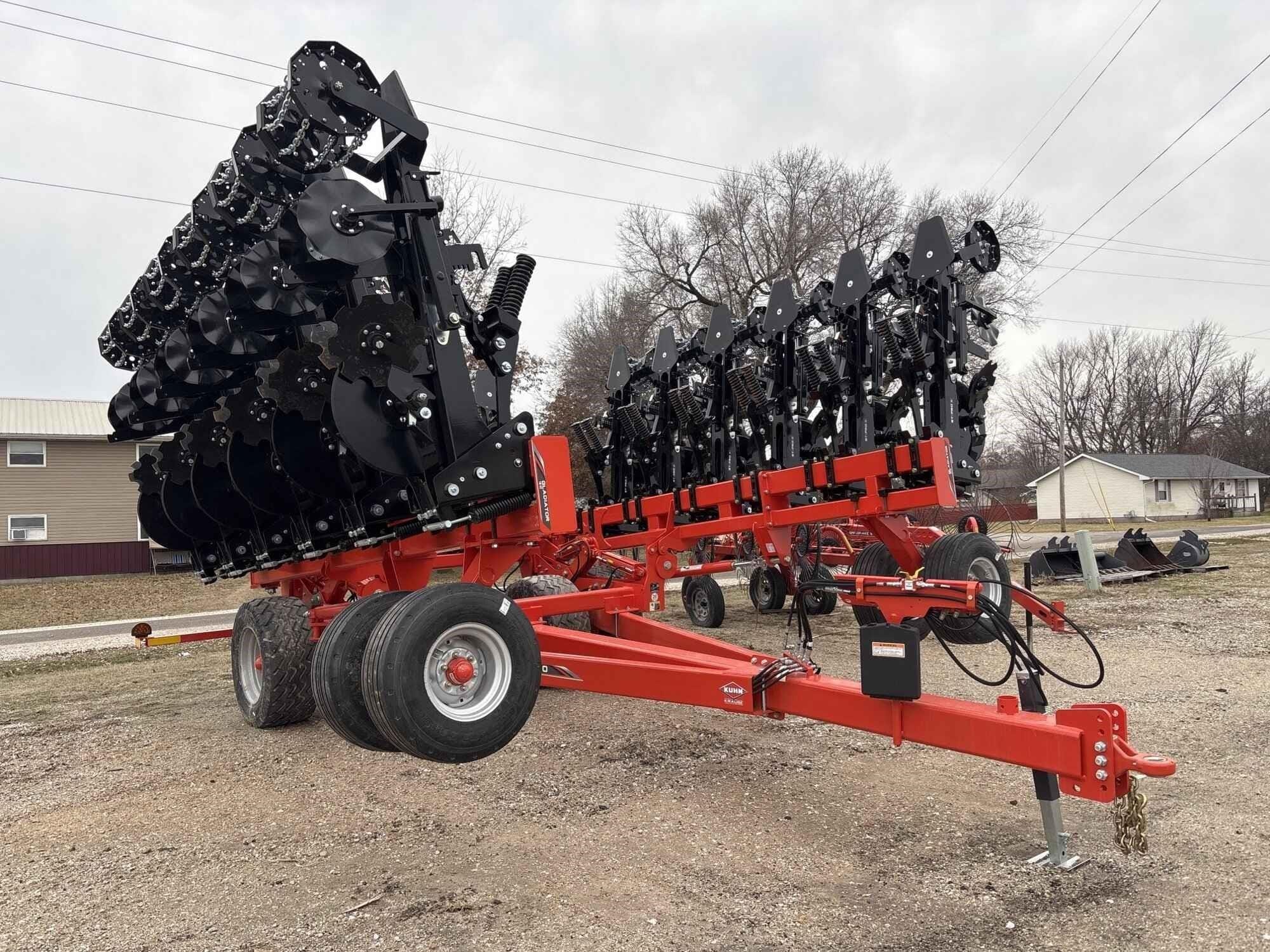 2025 Kuhn Krause Gladiator 1210PS-1630 Equipment Image0