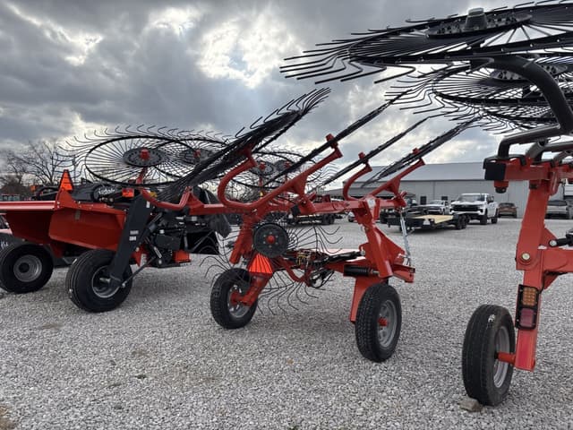 Image of Kuhn SR108 equipment image 2