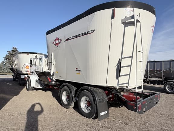 Image of Peterbilt 357 equipment image 3