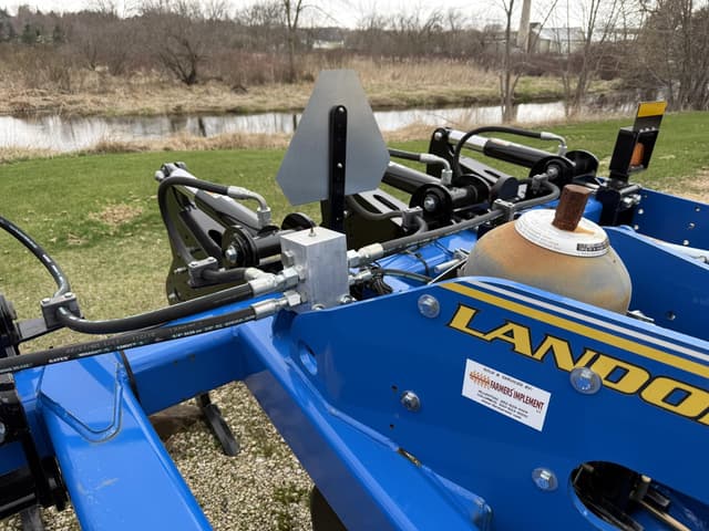 Image of Landoll 2512-5-30 equipment image 4