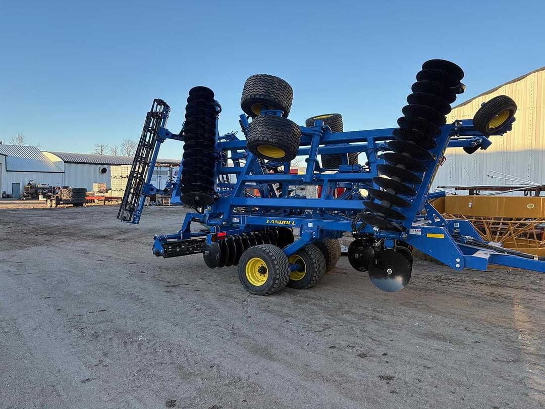 Image of Landoll 7530 Image 1
