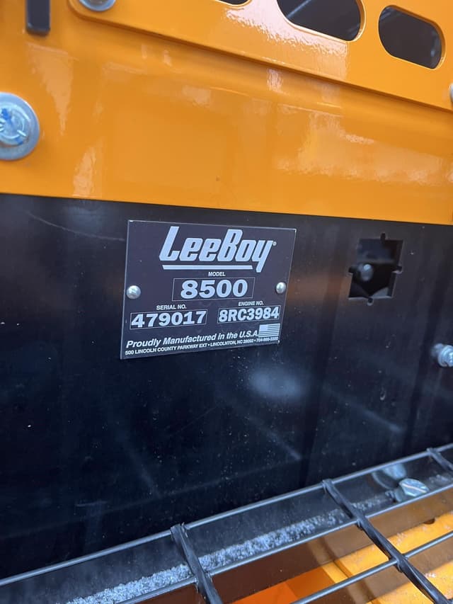 Image of LeeBoy 8500E equipment image 4