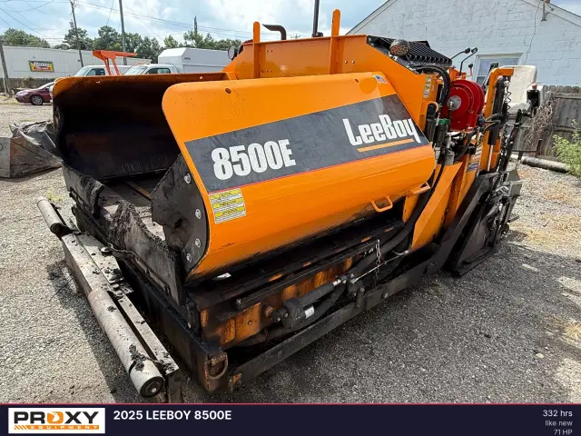 Image of LeeBoy 8500E equipment image 1