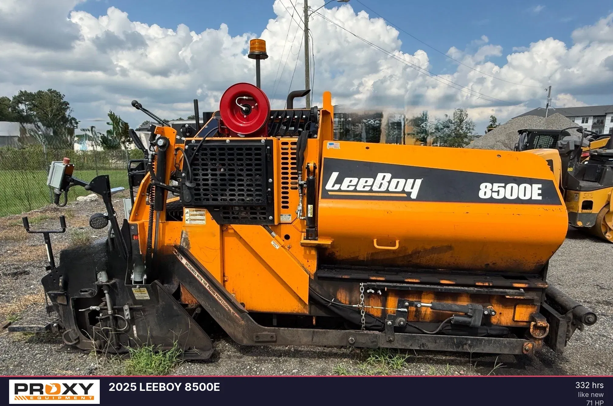 2025 LeeBoy 8500E Equipment Image0