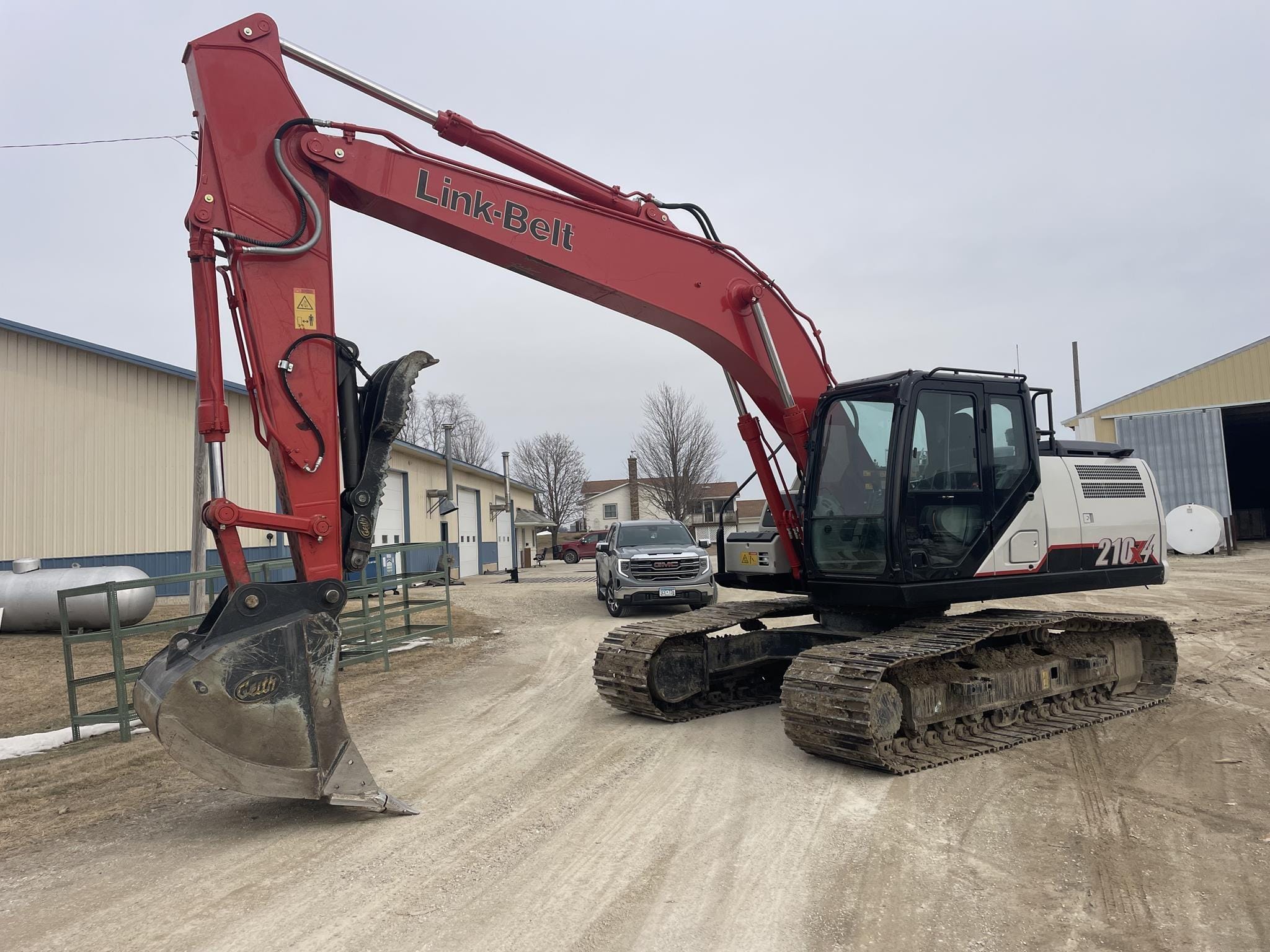 2025 Link-Belt 210X4 Equipment Image0