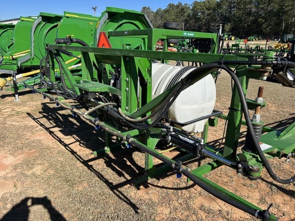 2025 LMC M20018 Equipment Image0