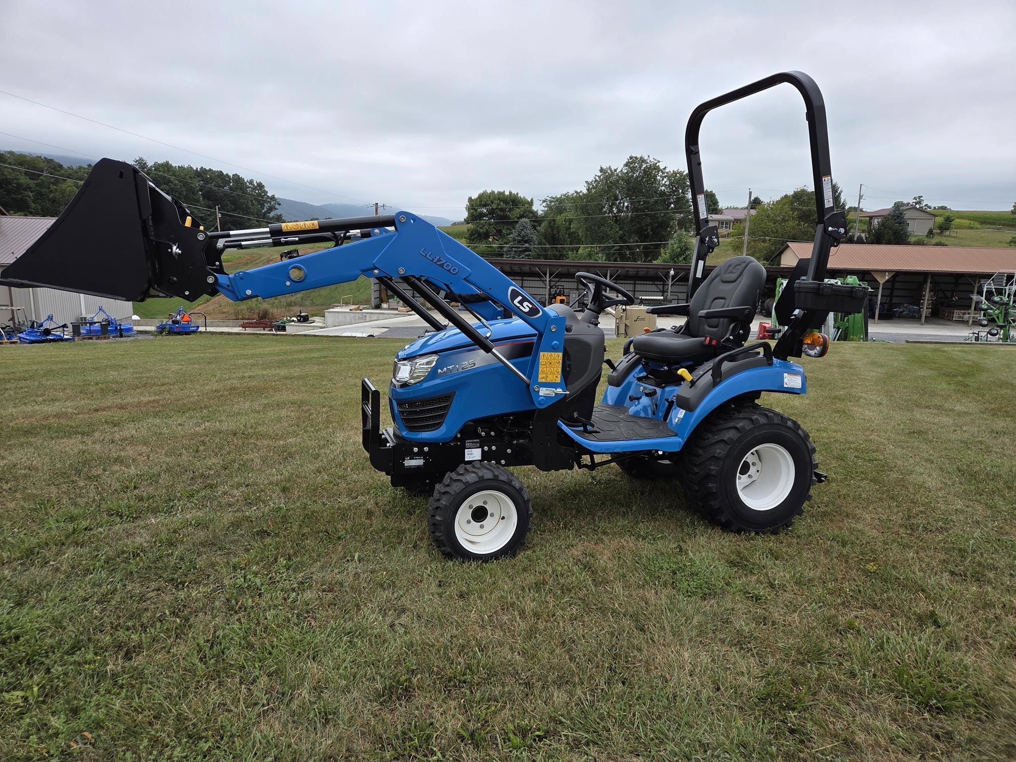 2025 LS MT125 Equipment Image0