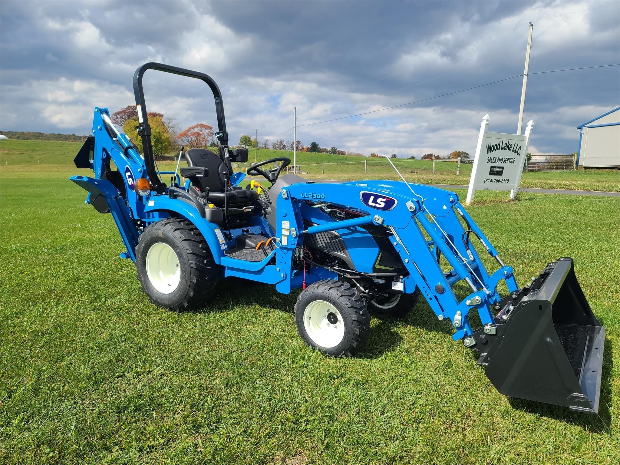2025 LS MT225S Equipment Image0