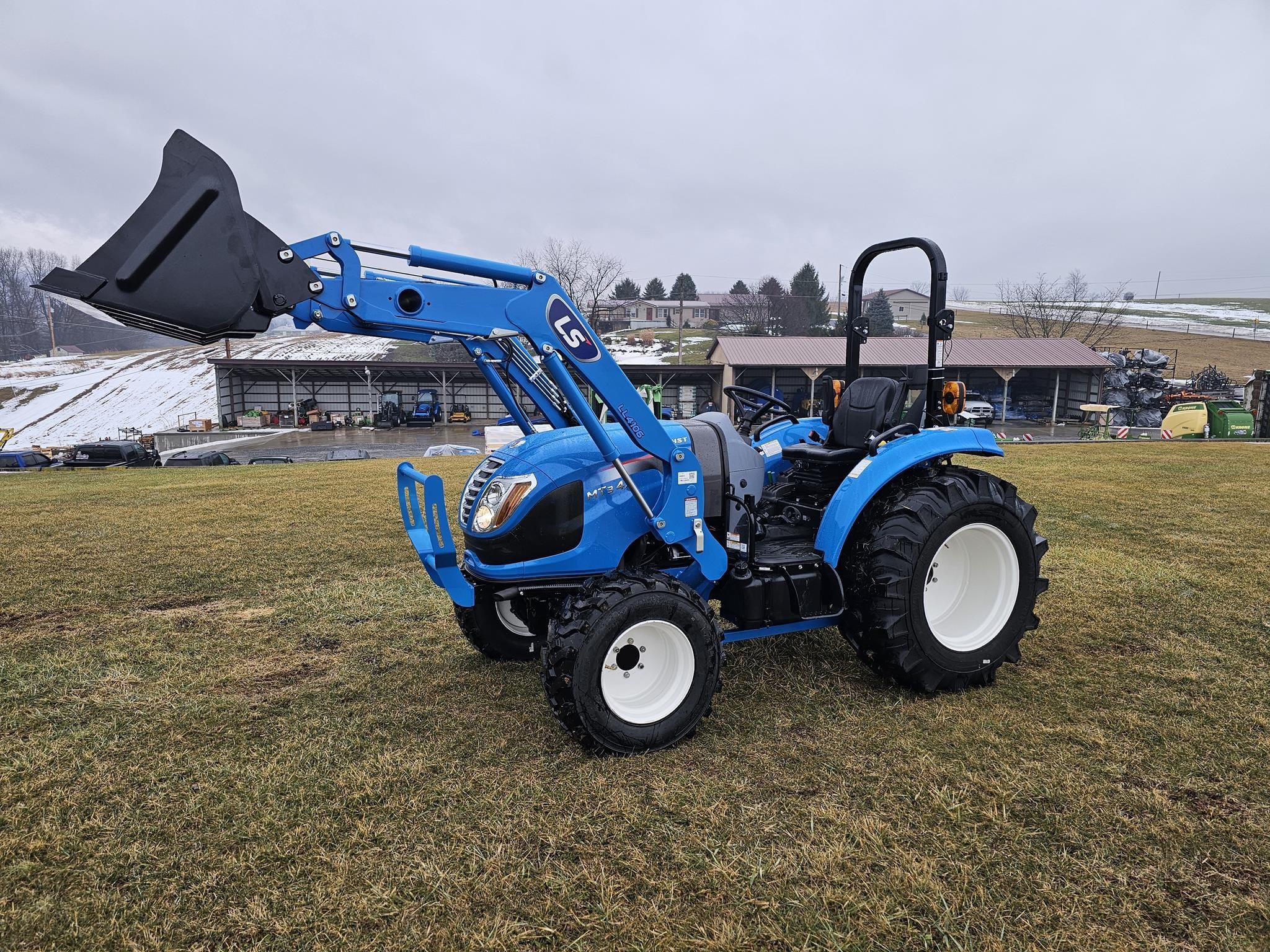 2025 LS MT347H Equipment Image0