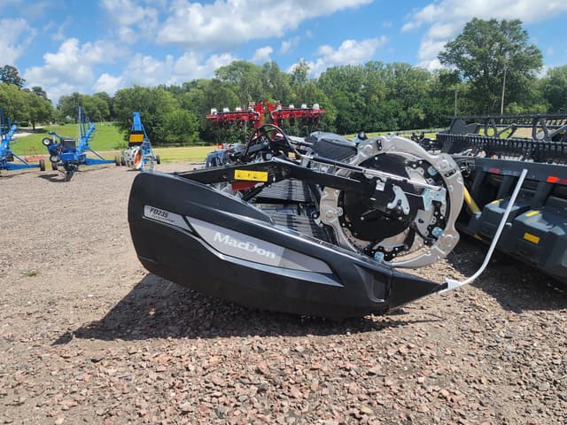 Image of MacDon FD235 equipment image 1