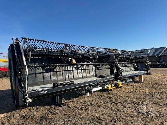 Main image MacDon FD235