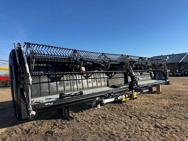 2025 MacDon FD235 Equipment Image0